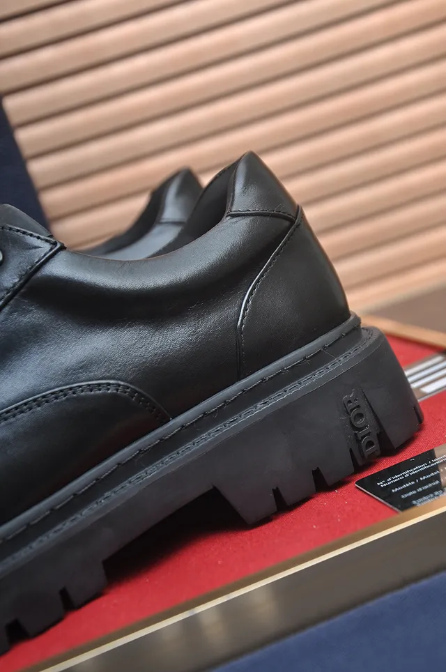 Dior zapatos de cuero negro con suela chunky lug 2