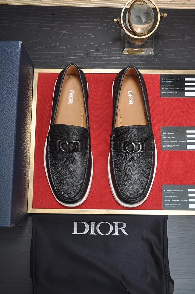 Dior Black White Pebbled Leather D-Shaped Metal Buckle Loafer 5