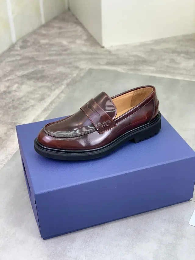 Dior Marron Noir Cuir Patenté Brillant Détail Bride Penny Loafer 5