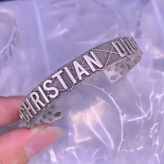 Dior Christian 银色宽款手镯凸起文字