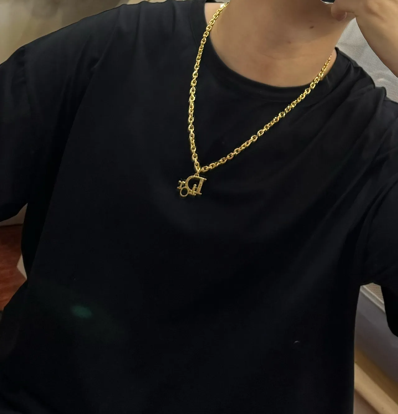 Collier pendentif logo Dior chaîne dorée 2
