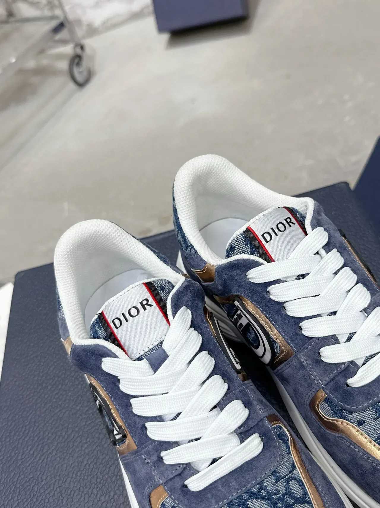 Dior 海军 金色 蓝色 麂皮 和 提花 金属 修边 生活方式 运动鞋 5