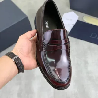Dior Penny Loafer Mocassins en cuir verni bordeaux