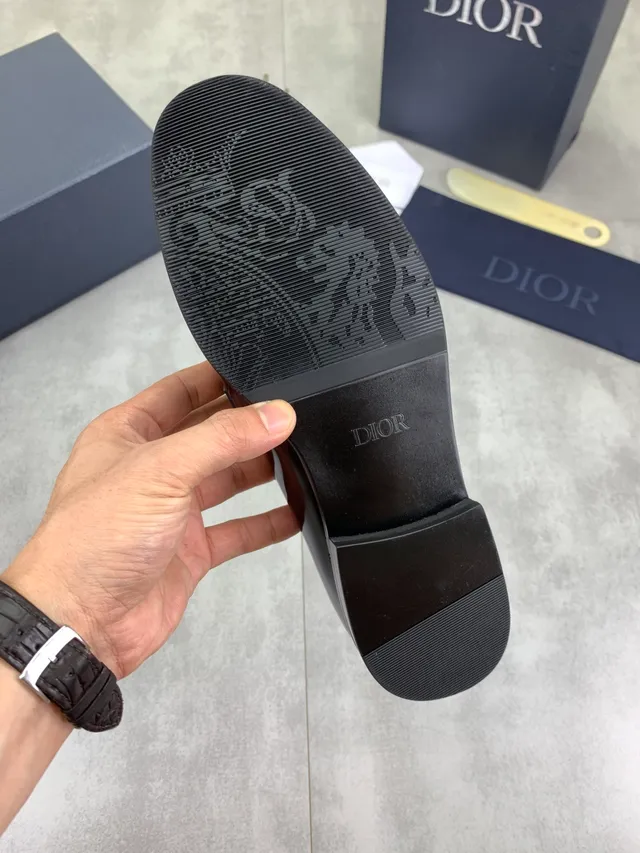 Dior Penny Loafer برغوندي جلد لامع لافر 3