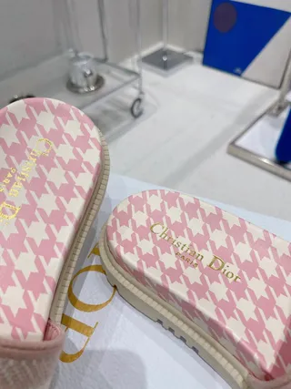 Dior Pink White Houndstooth-Patterned Branded Strap Slippers 2