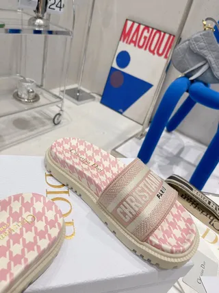 Dior Pink White Houndstooth-Patterned Branded Strap Slippers 7