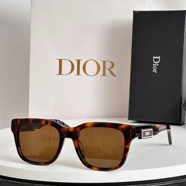 Dior نظارات شمسية مستطيلة أسيتات أزرق متدرج 7