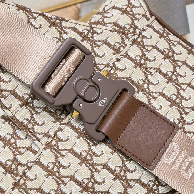 Dior Saddle भेज भूरा मोनोग्रामित कैनवास सिल्हूट सैडल बैग 7
