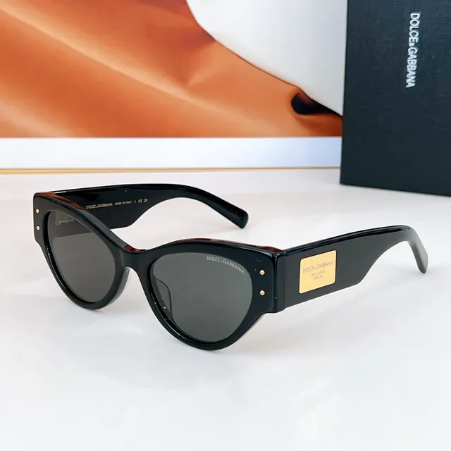Dolce & Gabbana Lunettes de soleil noir doré silhouette chat-eye monture acétate 7