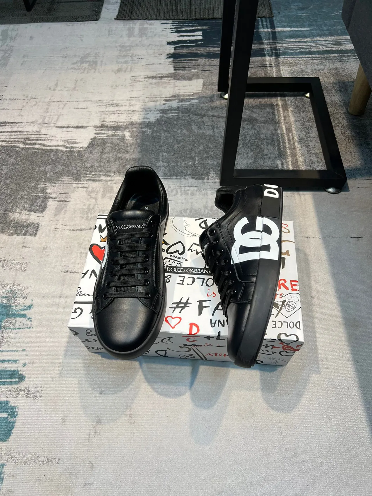 Dolce & Gabbana DG Logo Sneaker Noir et Blanc Cuir Supérieur Oversized Monogram Style de vie Sneakers 5