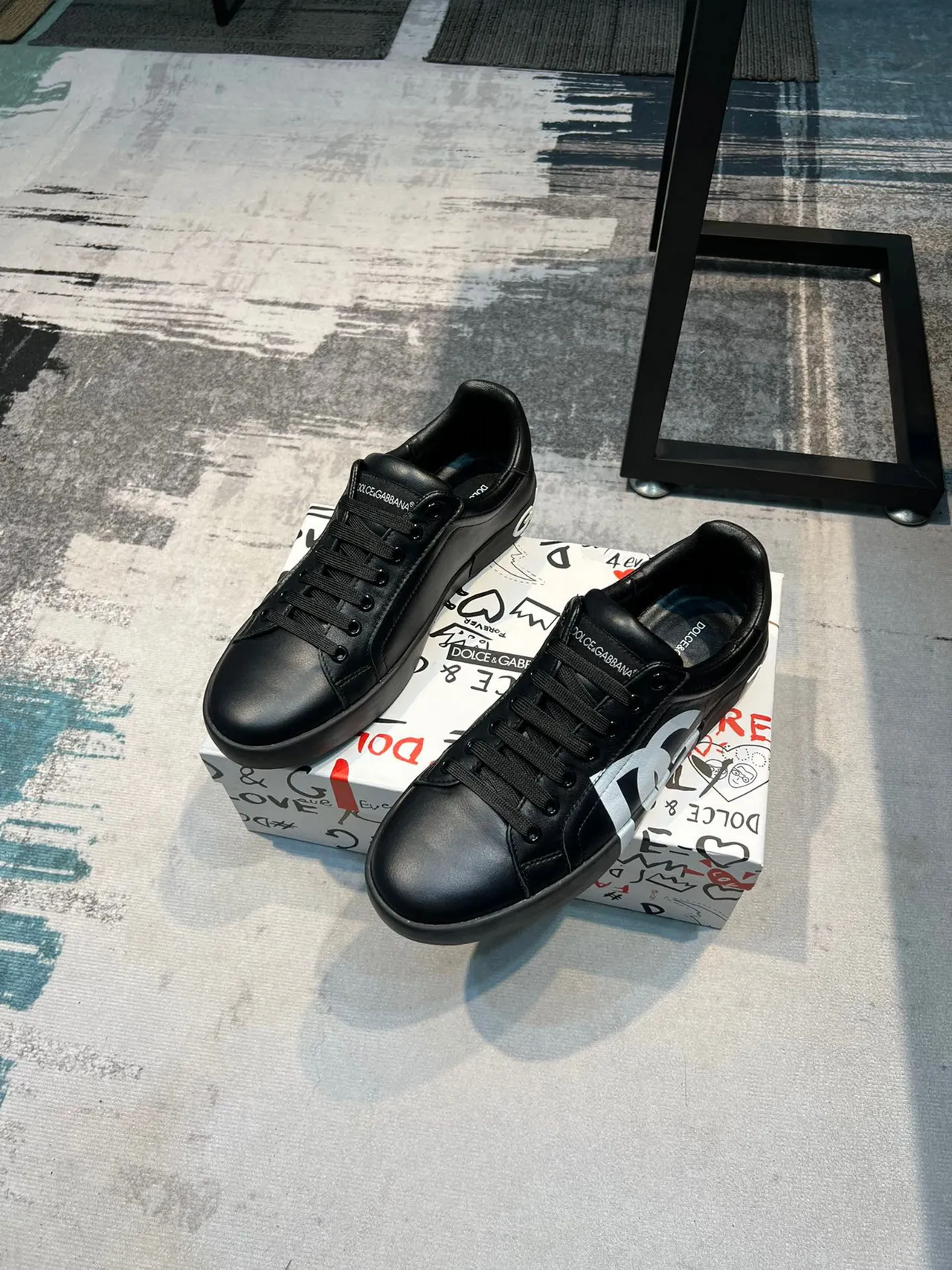 Dolce & Gabbana DG Logo Sneaker Noir et Blanc Cuir Supérieur Oversized Monogram Style de vie Sneakers 6