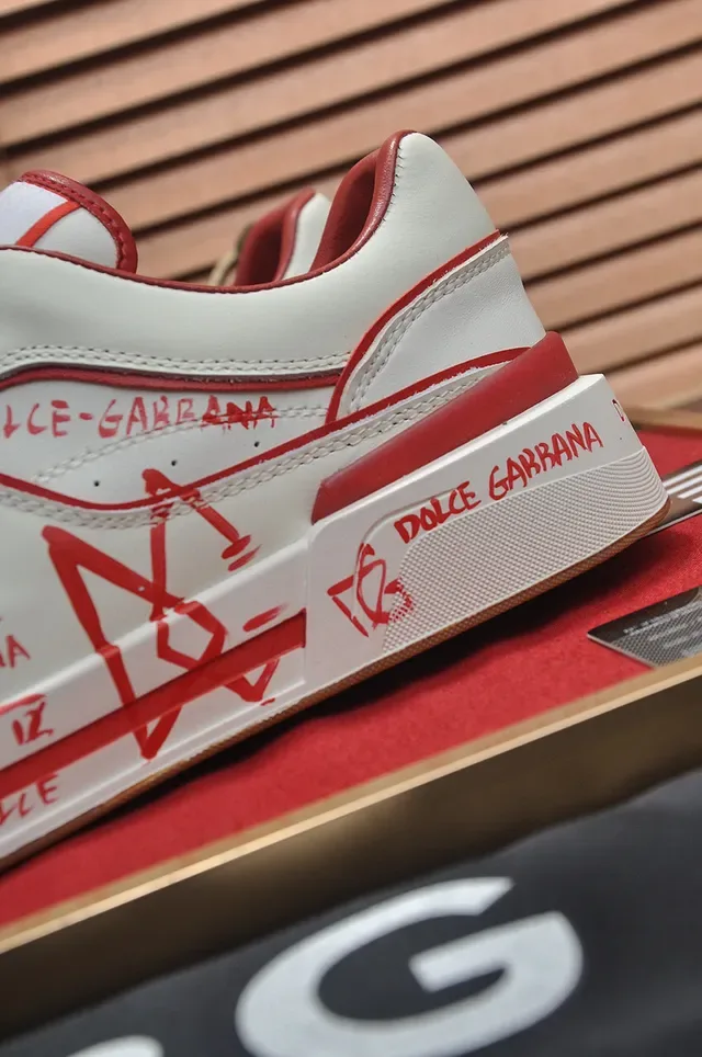 Dolce & Gabbana White Red Low-Top Platform Graffiti-Print Leather Lifestyle Sneakers 2