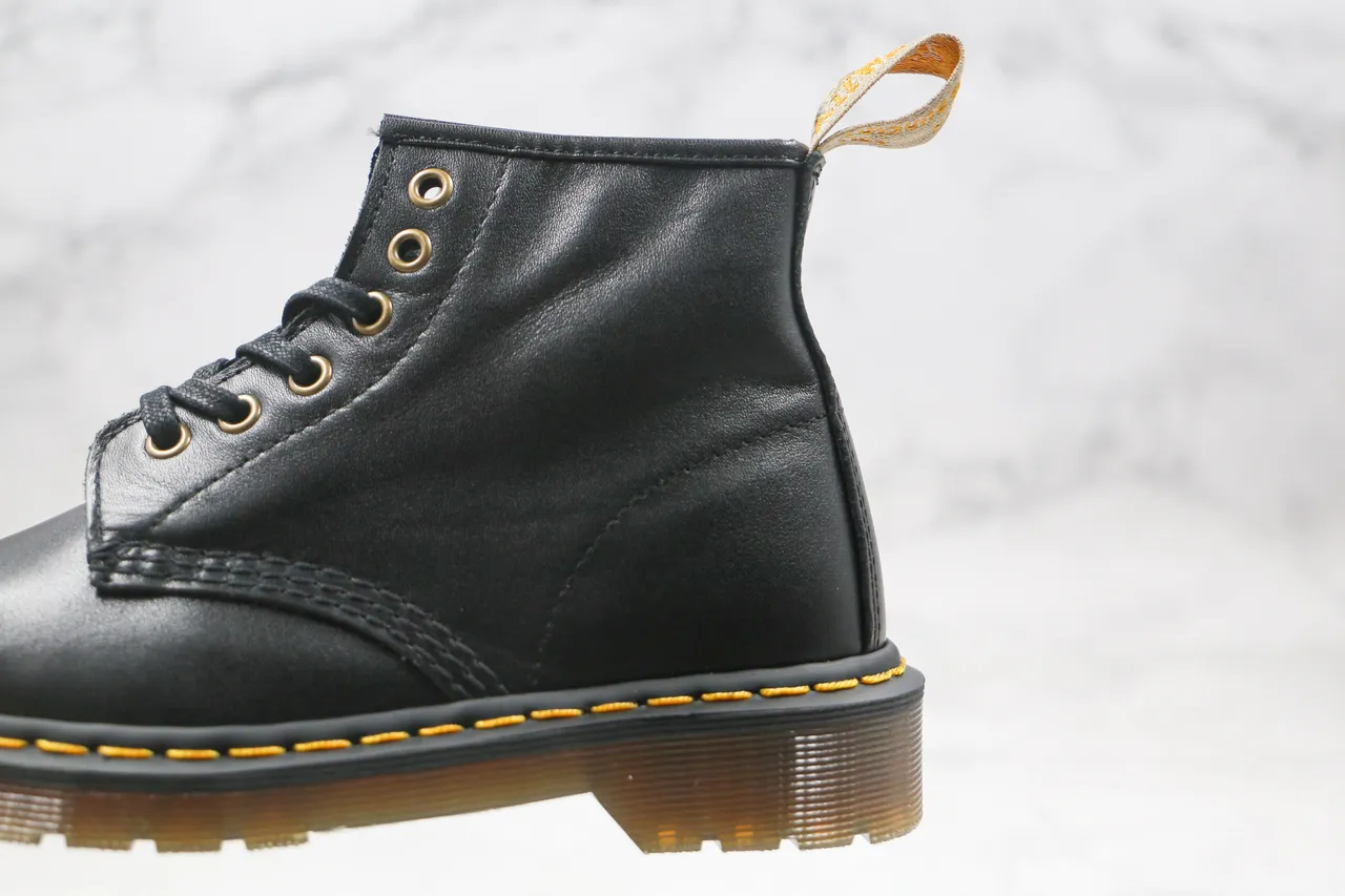 Dr. Martens 1460 কালো মসৃণ চামড়া হলুদ সেলাই মার্টিন বুট 6