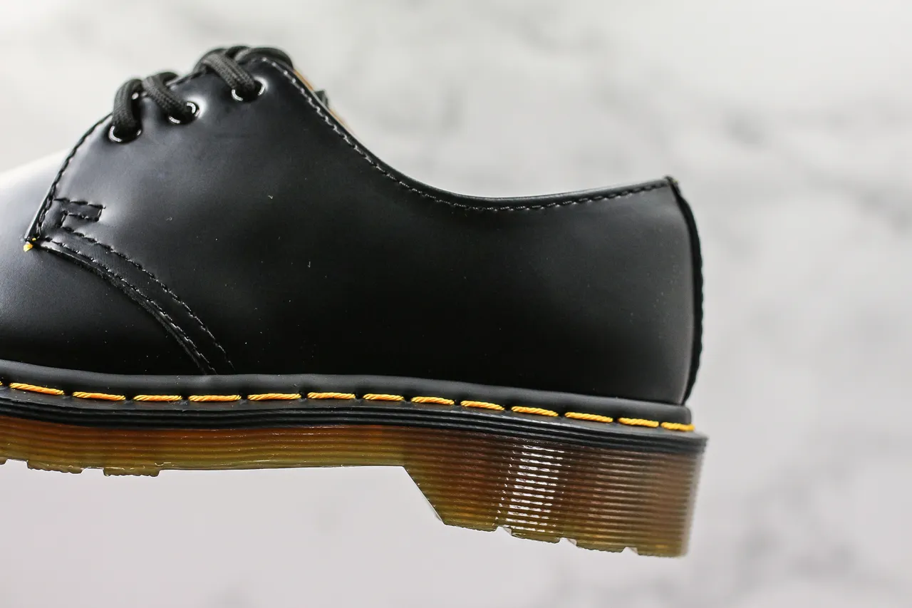 Dr. Martens 1461 Zapatos Oxford de cuero suave con costura de welt en negro y amarillo 7