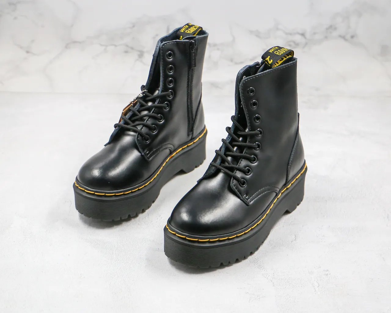 Dr. Martens Jadon 黑色黄色平台鞋底 8-Eyelet Lace-Up Martin Boots 9