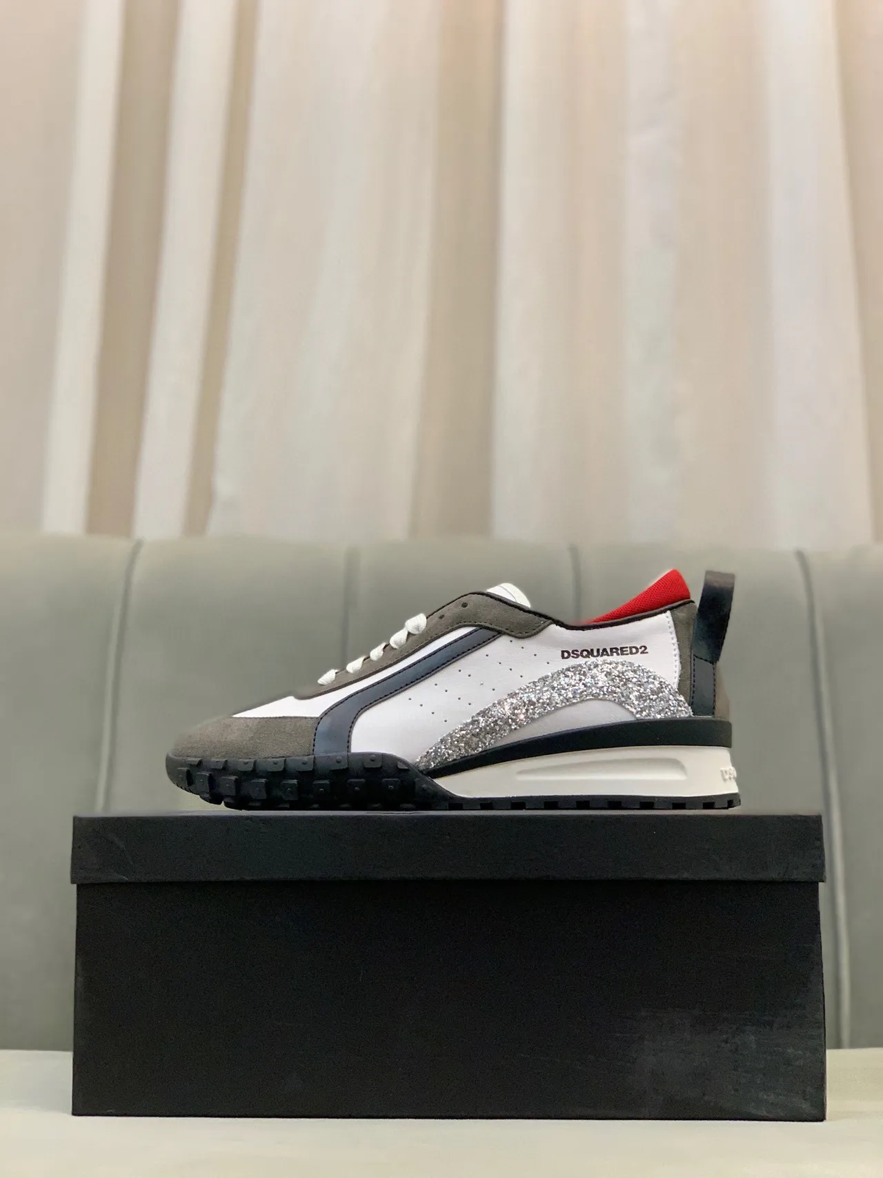 Dsquared2 ICON Rayas brillantes blanco gris rojo sneakers lifestyle 5