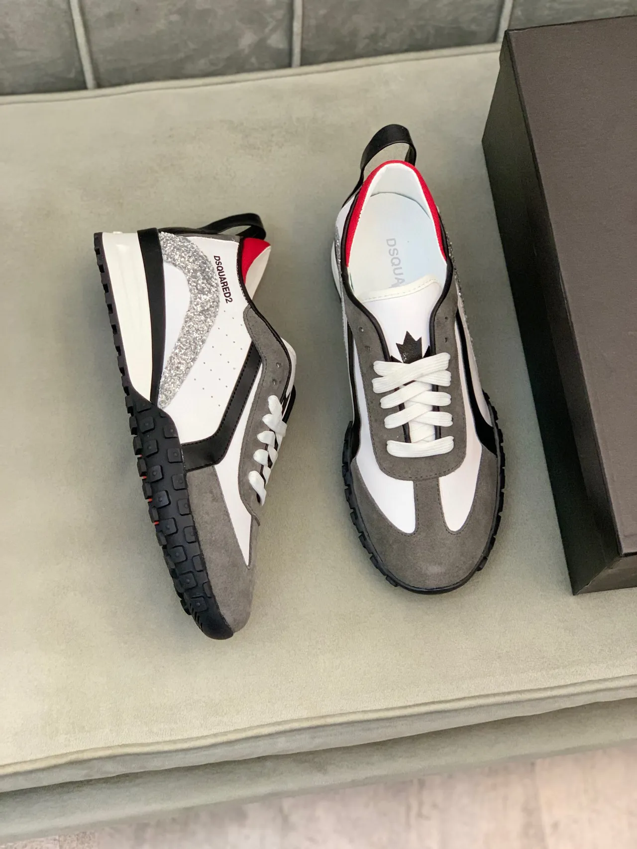 Dsquared2 ICON Rayas brillantes blanco gris rojo sneakers lifestyle 6