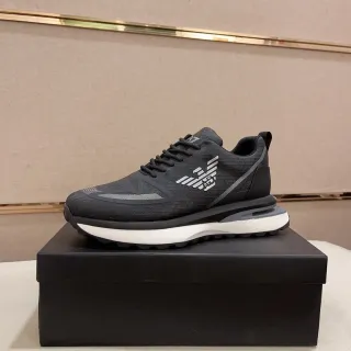 Emporio Armani কালো সাদা মেশ উপর নকশাকৃত স্তরযুক্ত মিডসোল জীবনধারা স্নিকার্স