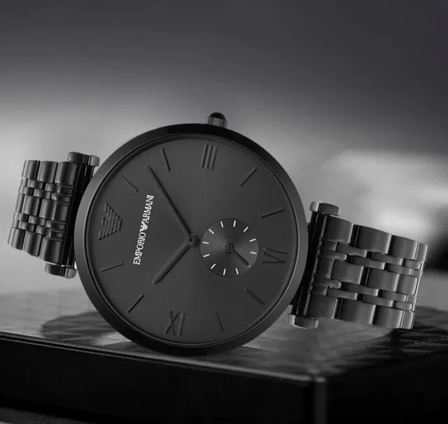 Emporio Armani Reloj Clásico Negro Monocromático Minimalista con Dial de Cuarzo 2