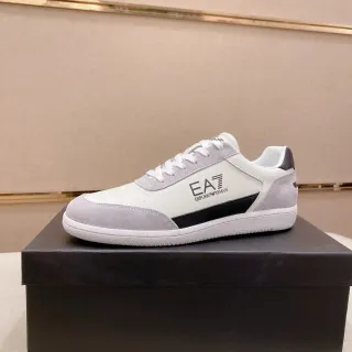 Emporio Armani EA7 Sneakers Lifestyle Blancas y Grises con Panel de Ante