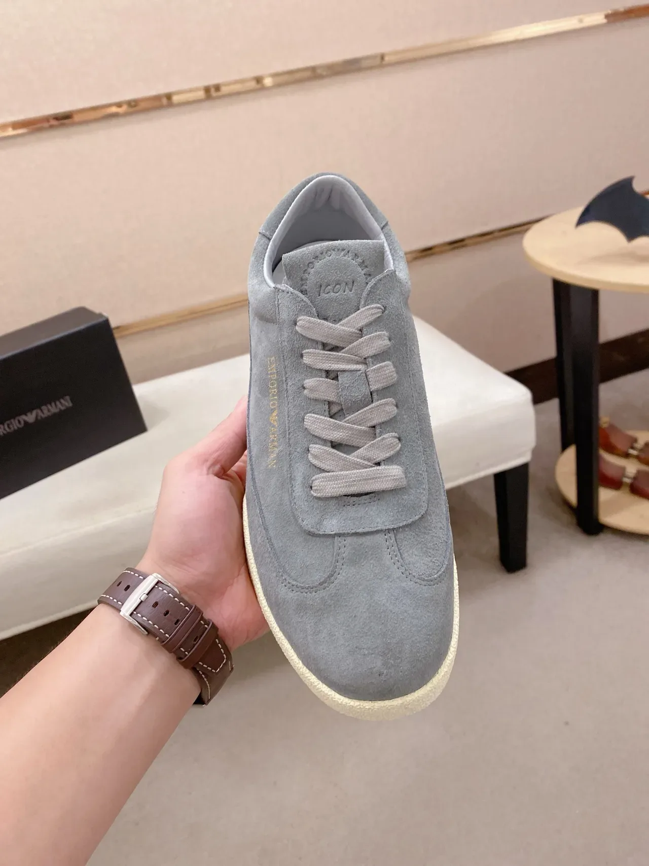 Emporio Armani 灰色麂皮低帮生活休闲鞋 5
