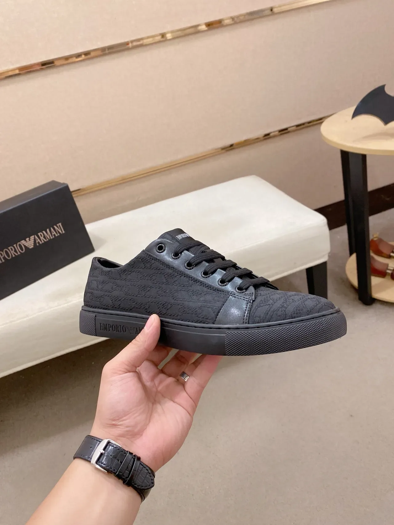 Emporio Armani 单色黑 Logo 提花 低帮运动鞋 5