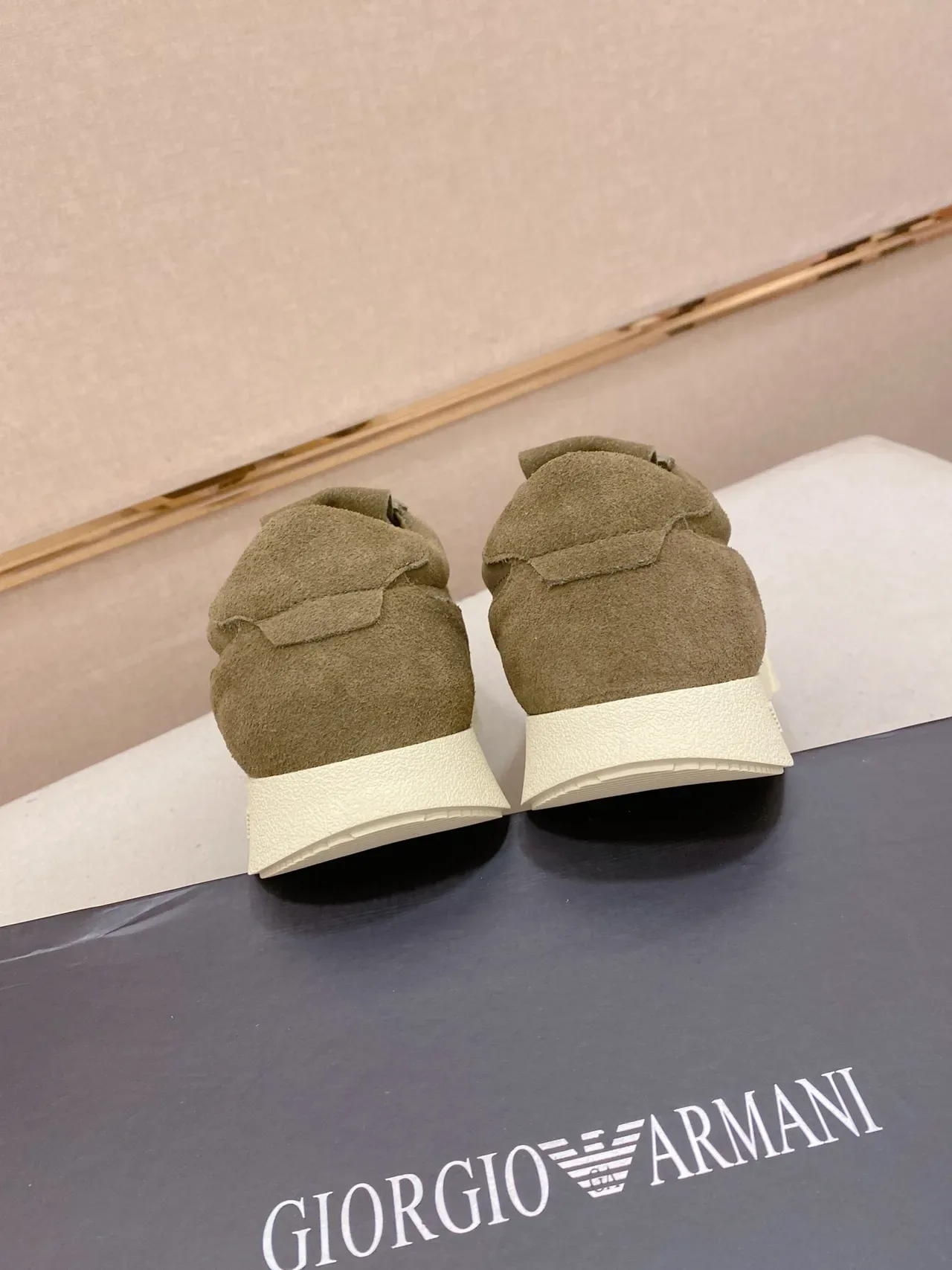 Emporio Armani Chaussures Lifestyle daim Vert Olive 3