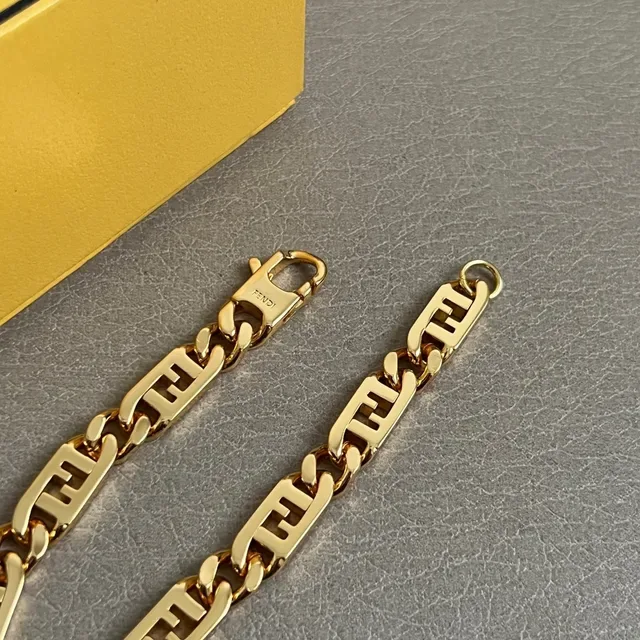 سوارات Fendi FF Chain ذهبي التدرج لوجو لينك 2