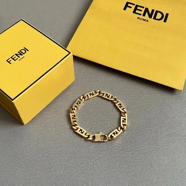 سوارات Fendi FF Chain ذهبي التدرج لوجو لينك 4