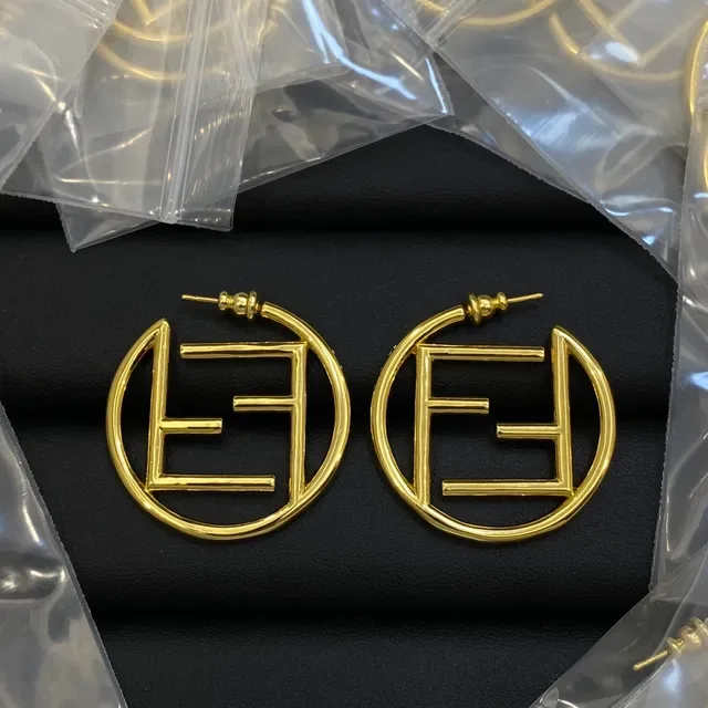 Fendi FF চাঁদি হুপ জ্যামিতিক মোনোগ্রাম সিলহুট ইয়াররিংস 2