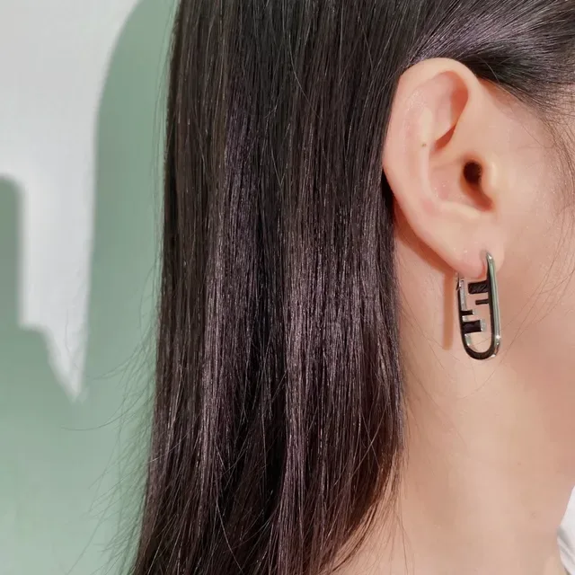 Aretes Fendi FF Logo de tono dorado ovalados 2