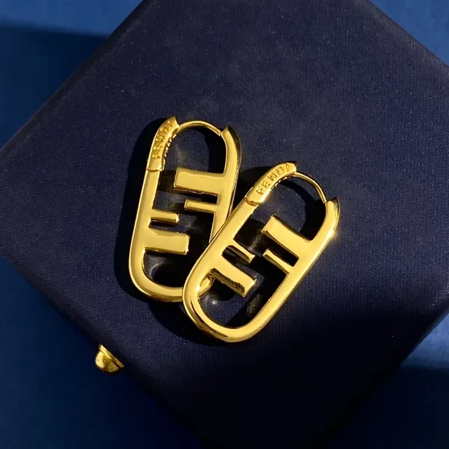 Aretes Fendi FF Logo de tono dorado ovalados 9