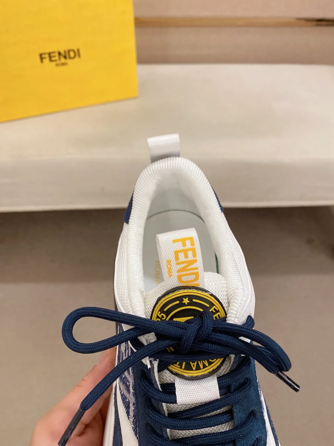 Fendi FF Monogram প্যানেল নেভি এবং সাদা লাইফস্টাইল স্নিকার 6