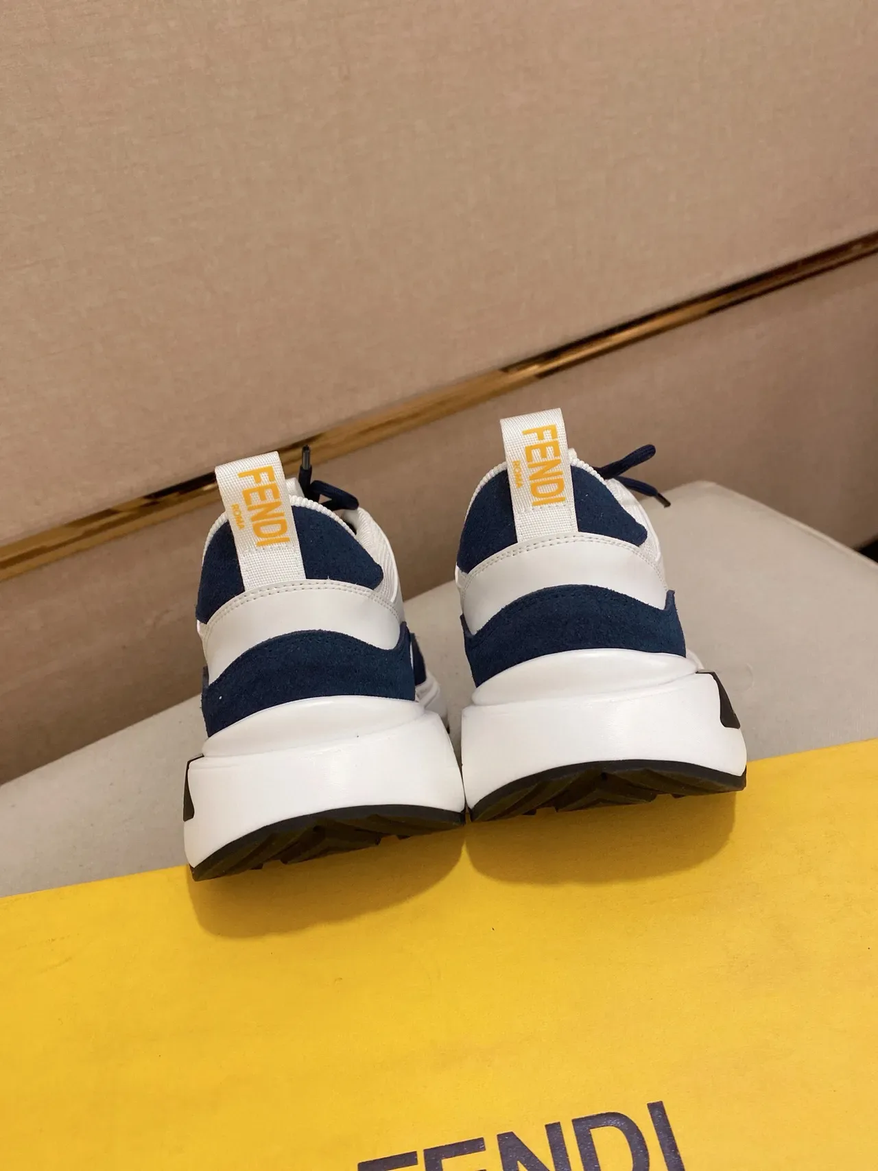 Fendi FF Monogram প্যানেল নেভি এবং সাদা লাইফস্টাইল স্নিকার 7