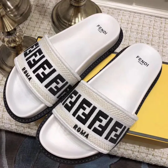 Fendi FF Slide Blanc et Noir Bretelle Tressée Semelle Caoutchouc Pantoufles 4