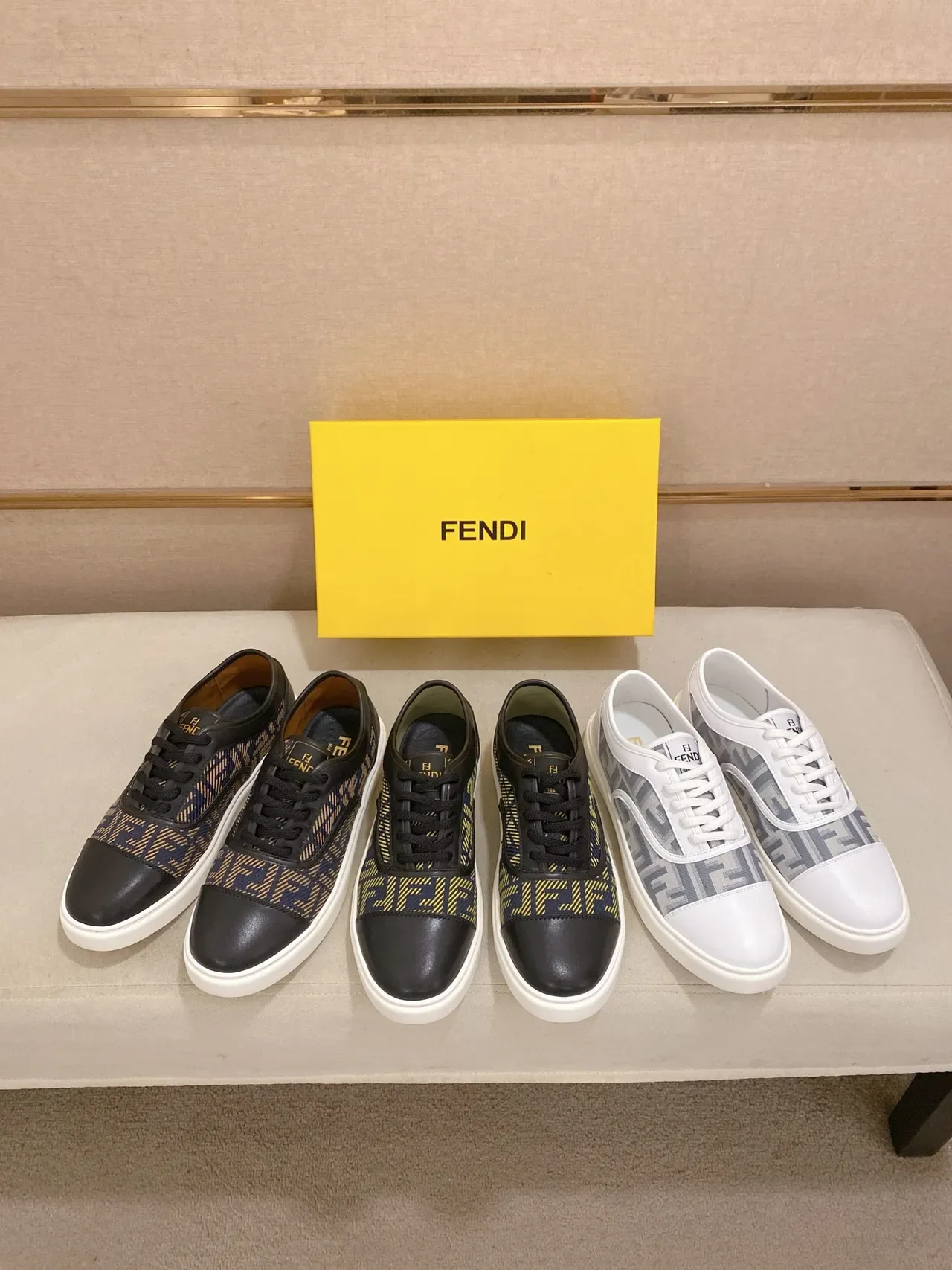 Fendi FF حذاء رياضي أزرق بحري أسود كاب تو منقوش نسيج أسلوب حياة 2