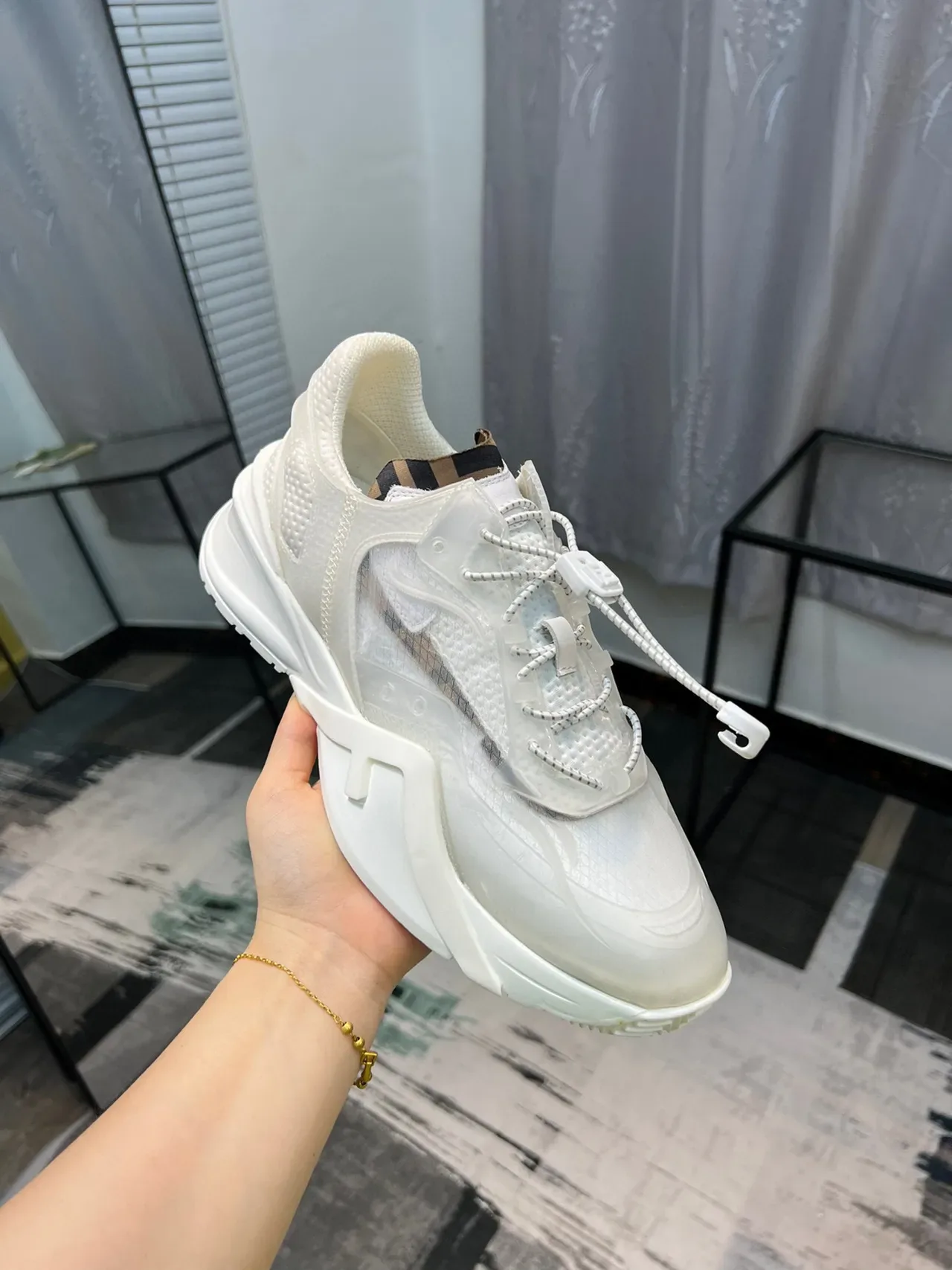 Fendi Mania Runner सफेद पारदर्शी ओवरले चंक स्नीकर 6