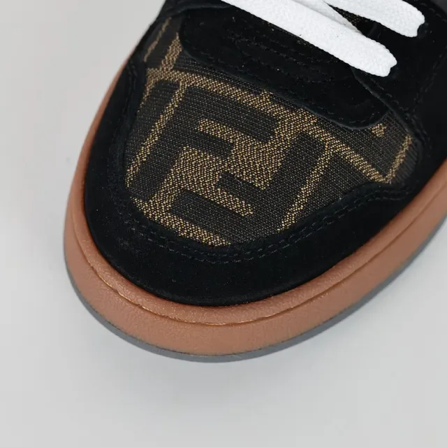 Fendi Monogram سويد لايف ستايل سنيكرز 5