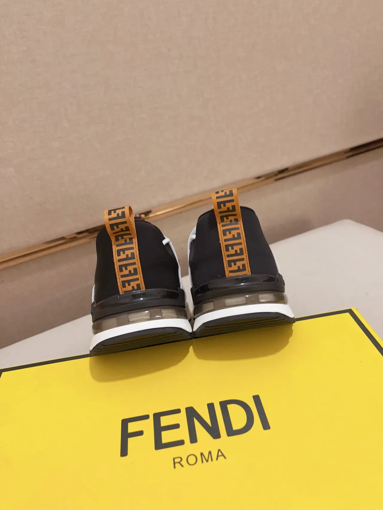 Fendi Blancas Marrones Upper de Material Mixto FF Monograma Tela Punta Lifestyle Sneakers 4