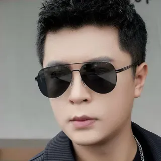 Aviator-Style Thin Metal Frame Black Sunglasses