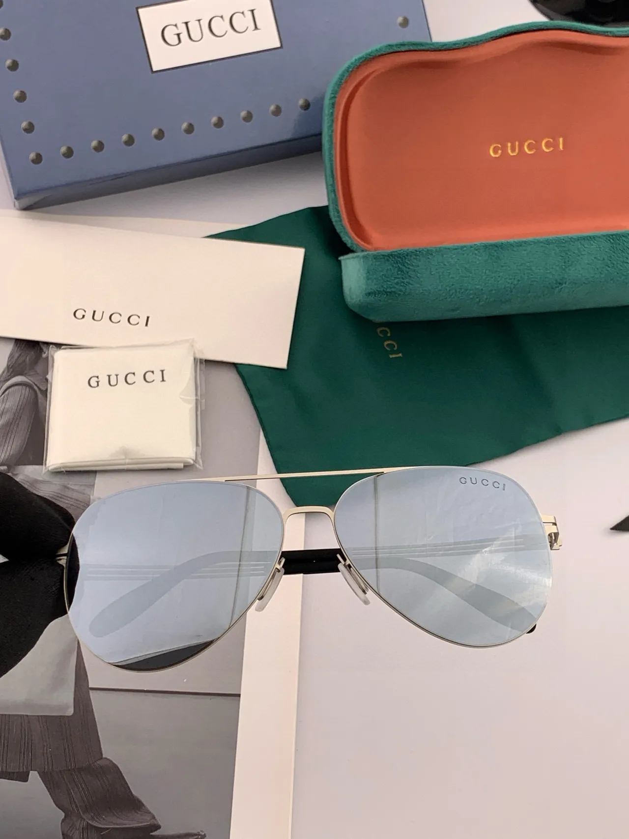 Lunettes de soleil style aviateur avec monture fine en métal noir 6