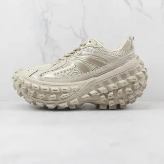 Beige oversized lug sole mesh y overlay sintético upper chunky sneakers