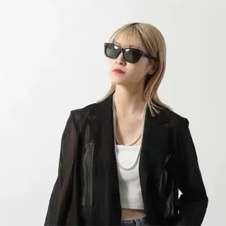 Black Rectangular Lens Thin Frame Sunglasses