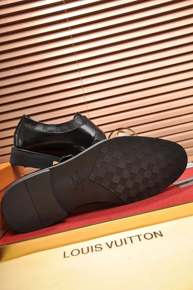Zapatos Monk de Cuero Patentado Negro y Plata con Correa Simple 3