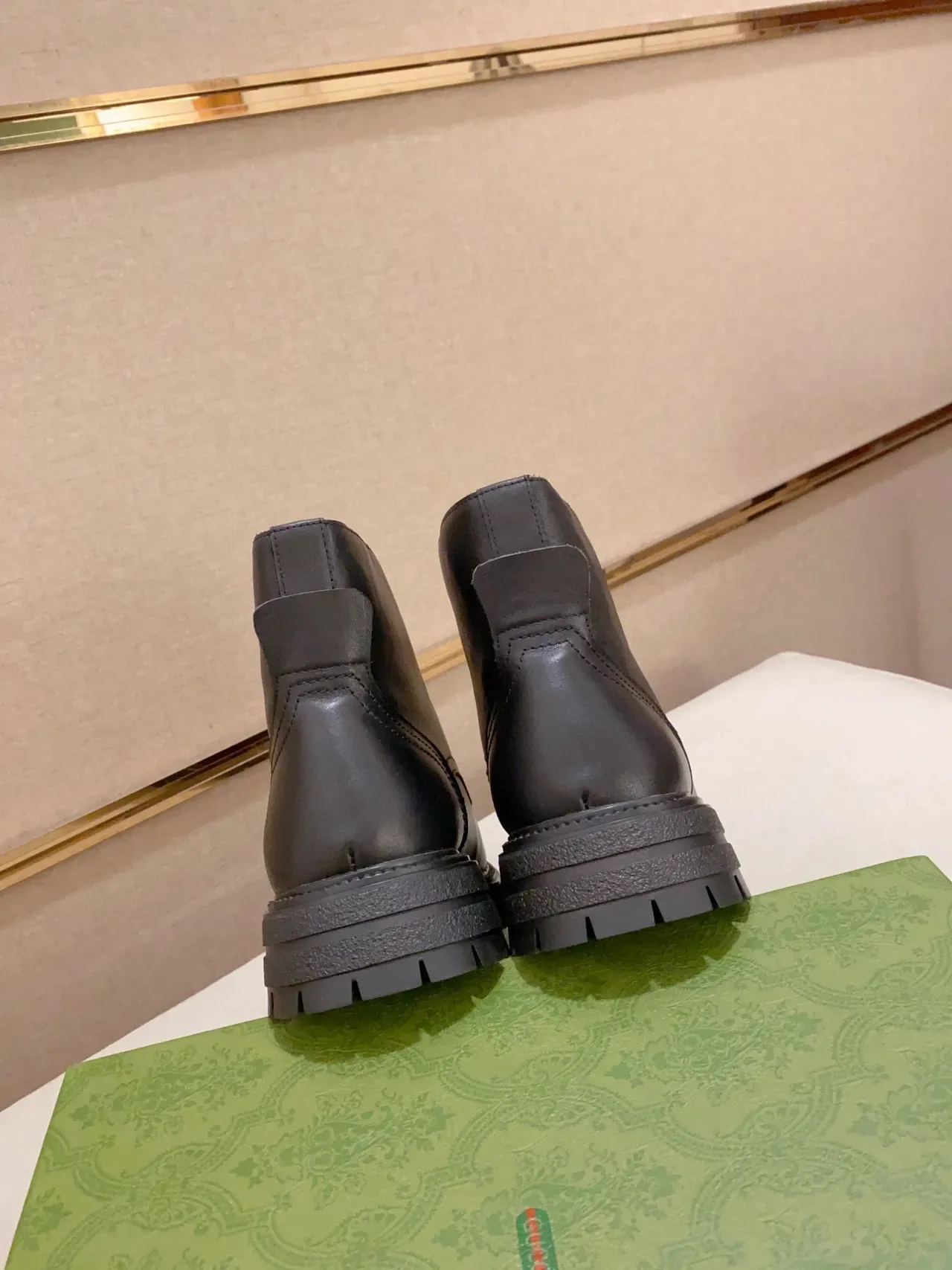 黑色光滑皮革系带踝靴 3