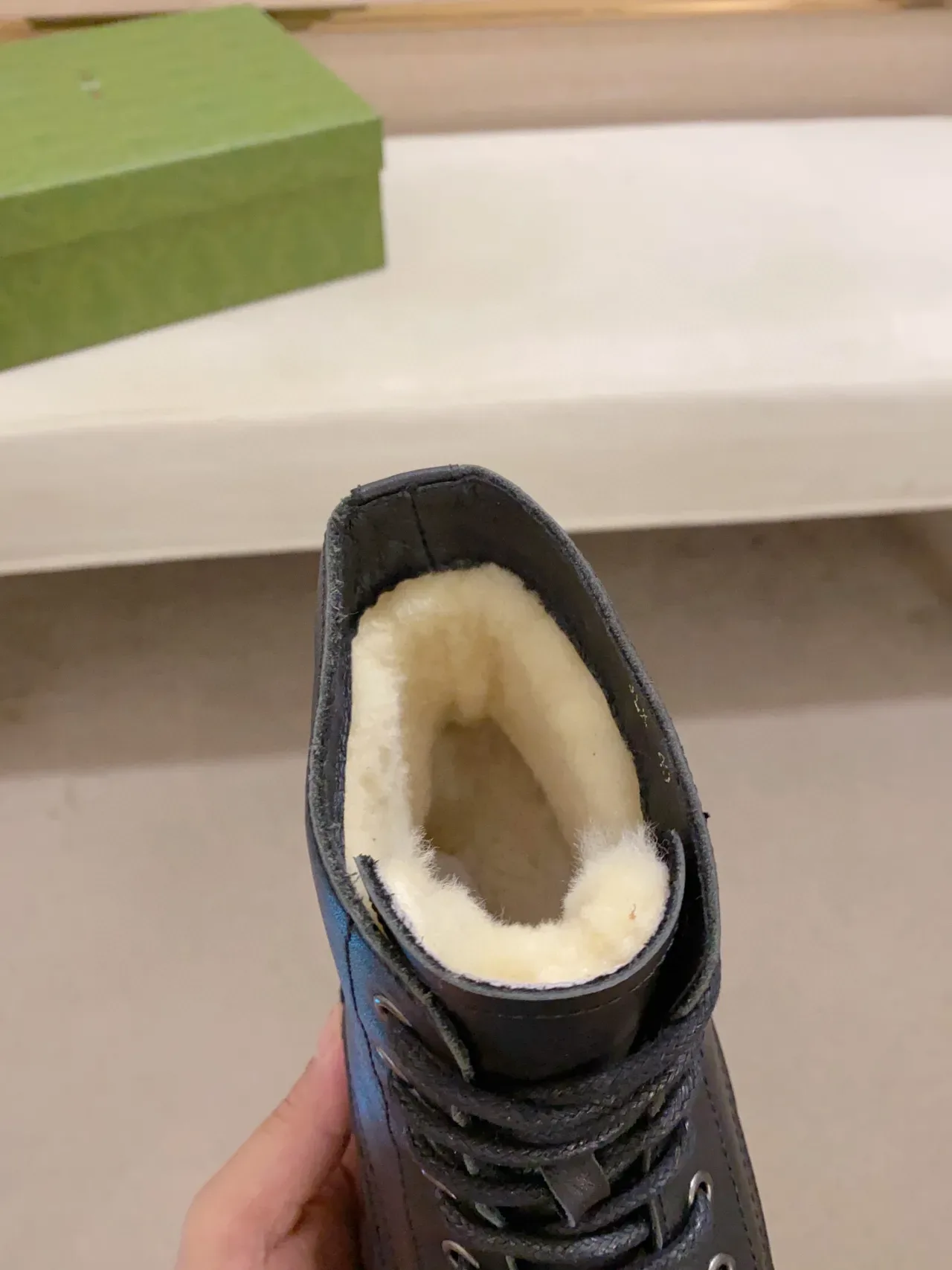 黑色光滑皮革系带踝靴 5