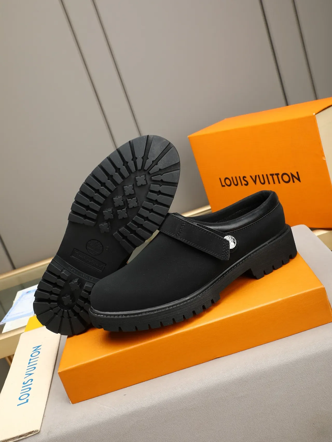 Black Strap-Fastened Lug Sole Clog Casual Shoe 4