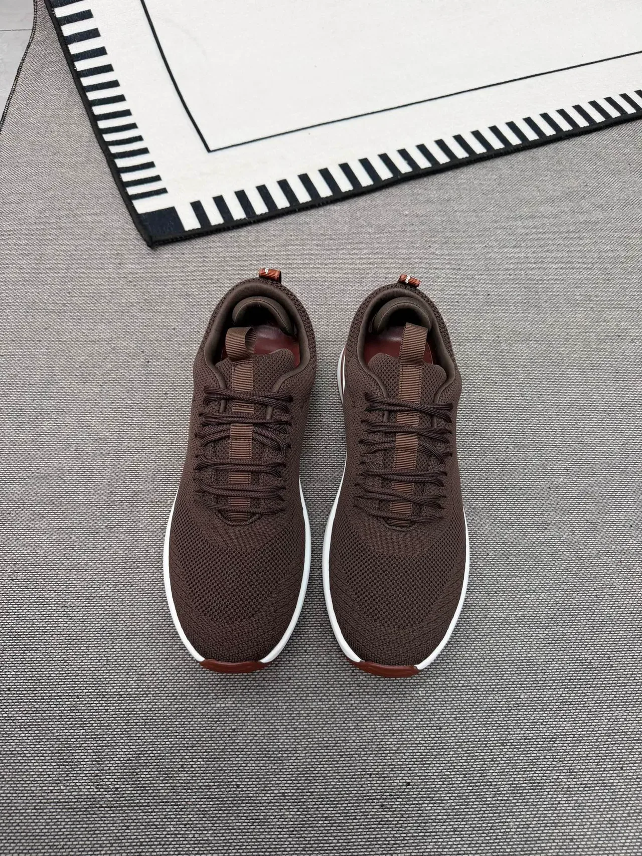 Brown Knit Upper White Midsole Lifestyle Sneakers 4