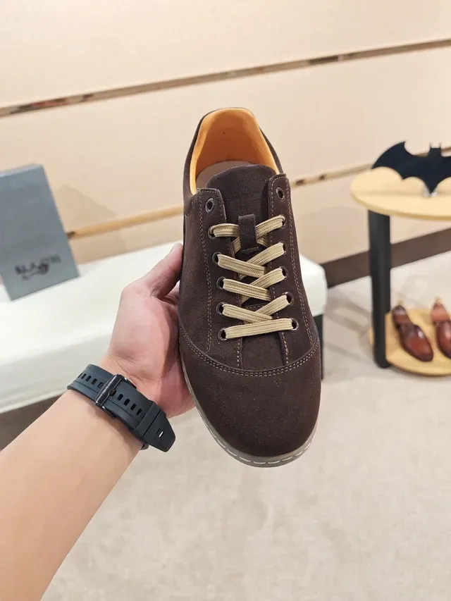 Zapatilla Casual de Ante Marrón con Cordones y Bajo 5