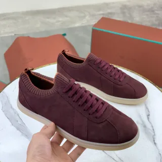 Zapatillas bajas de ante con cuello de punto color burdeos